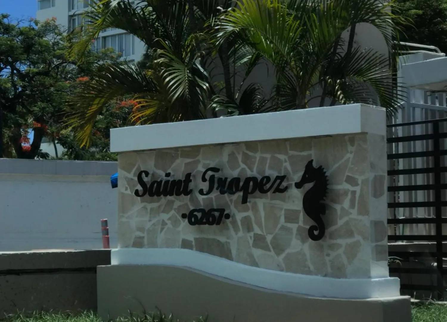 Isla Verde Puerto Rico, One Queen Bed San Juan Apartment