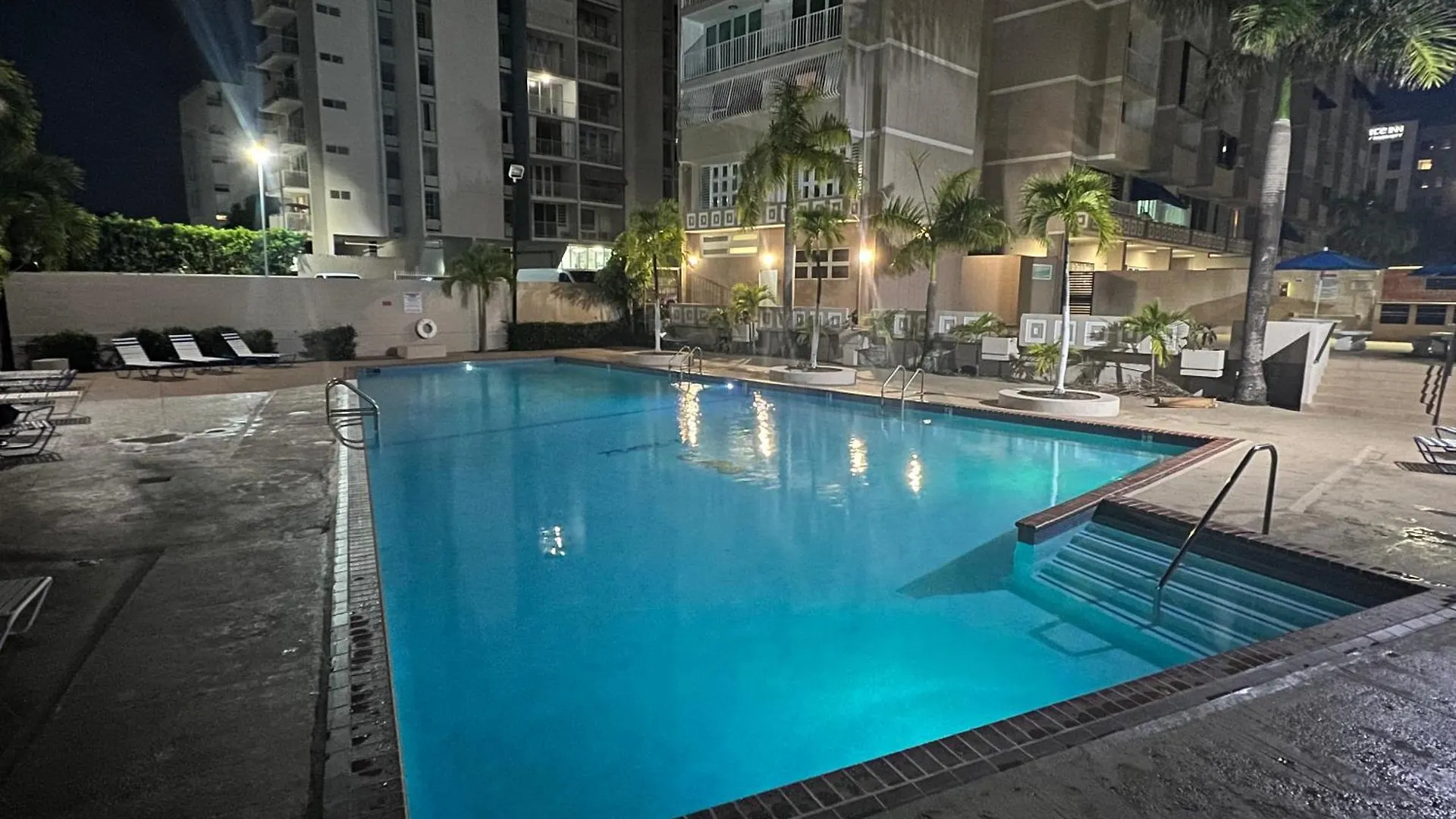 Apartment Isla Verde Puerto Rico, One Queen Bed San Juan